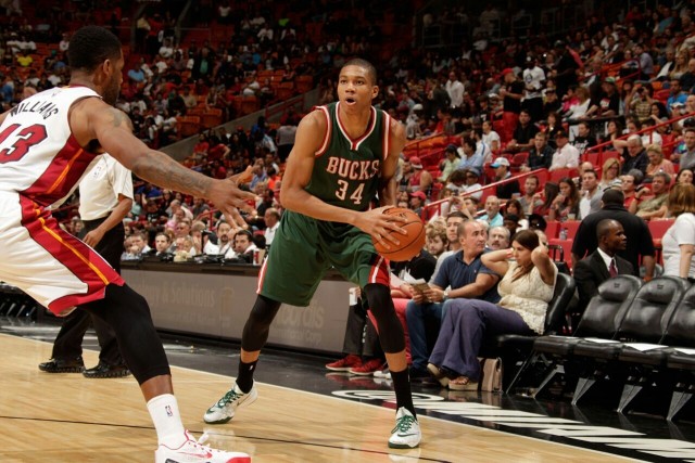 马穆凯拉什维利1年220万回归马刺 上季场均4+3